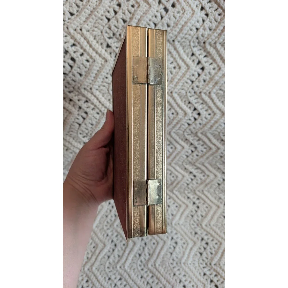 Vintage Gold Tone‎ Metal Double Folding Picture Frame 5x7 Scroll Filigree Hinged